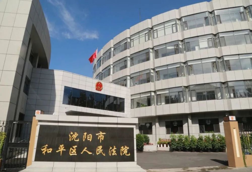 不过，一想到发短信的人，就在李晓芬的身边，所以对方目标是萧初然的可能性虽然不能说完全没有，但也微乎其微。